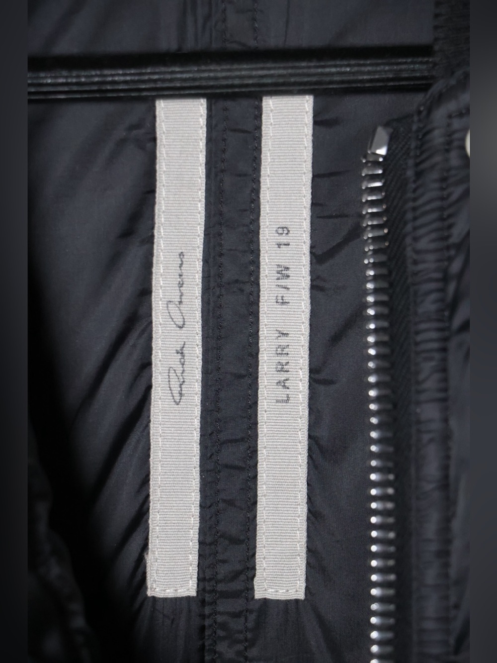 Rick Owens FW19 "LARRY" UNISEX Puffer Bomber Jacket. - Picture 2 of 11